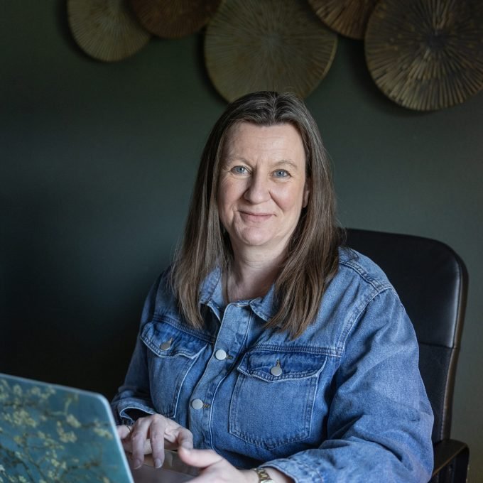 ik lach naar de camera